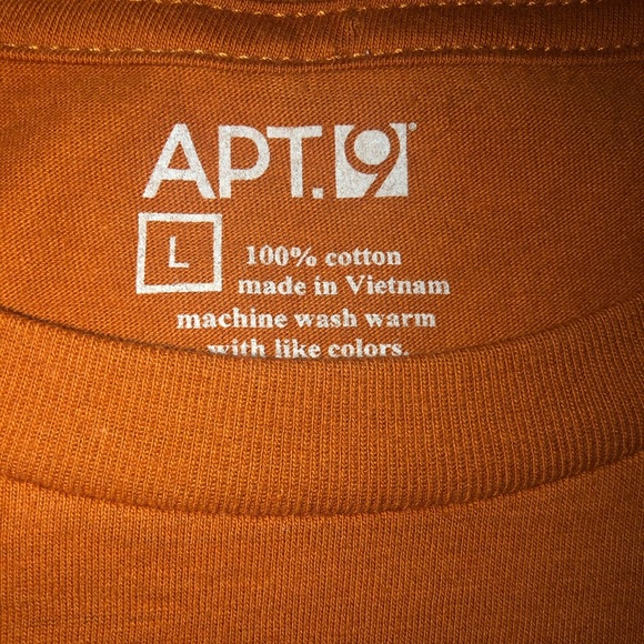 Size L APT. 9 t-shirt - Picture 3 of 3